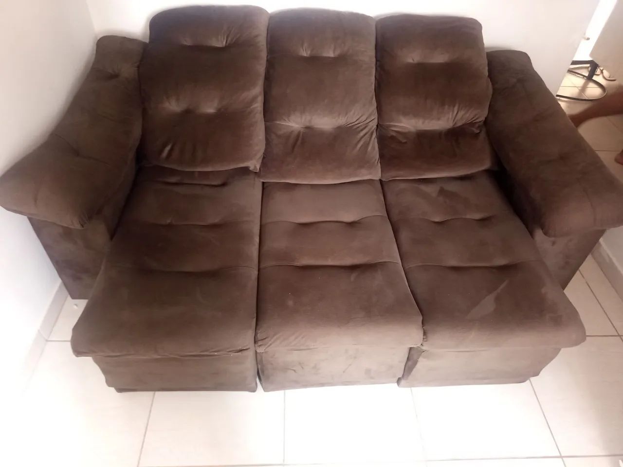 Vendo sofá de 3 lugares retrátil - Foto 5