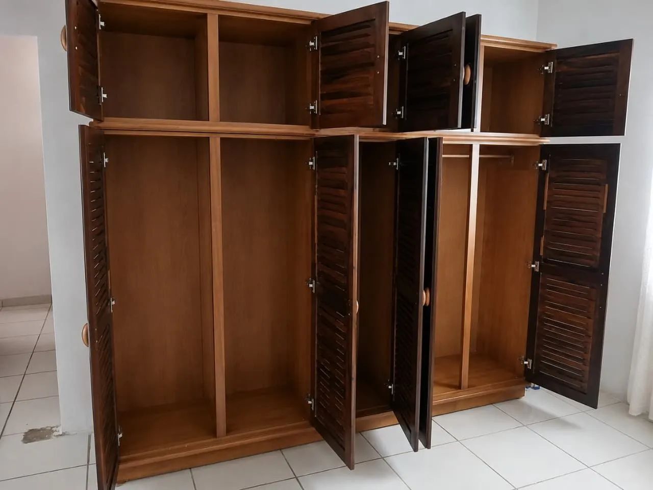Guarda roupa de madeira  - Foto 3