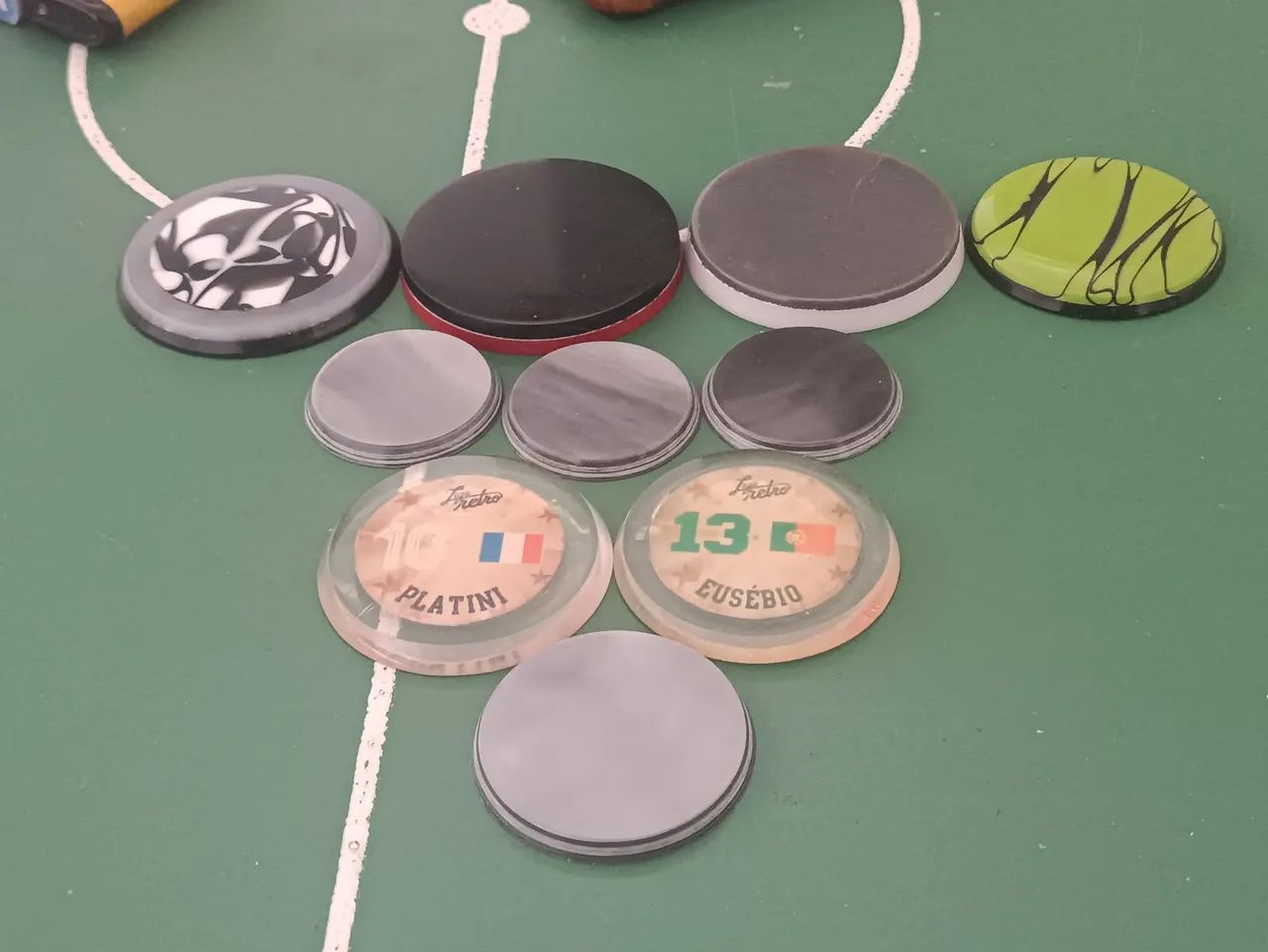 Lote 10 botões futebol de mesa  - Foto 2