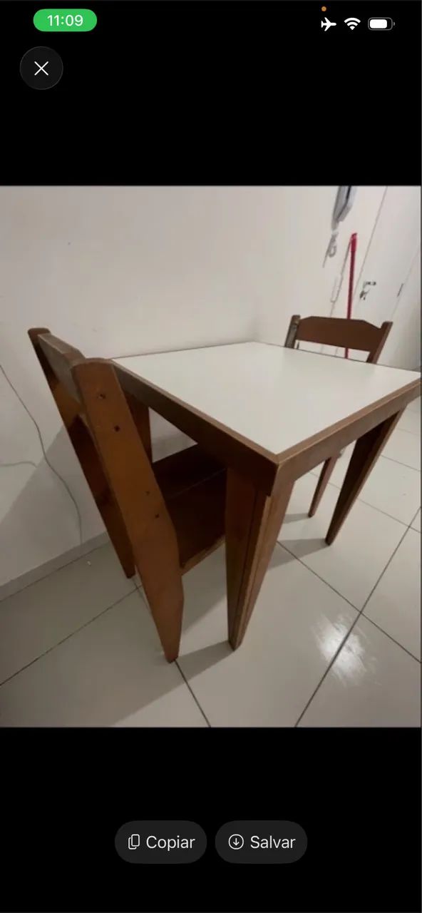 Conjunto Mesa de Madeira Maciça com 2 Cadeiras - Excelente Estado! - Foto 4
