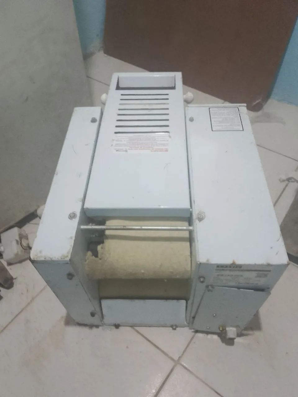 vendo modeladora de pão 220 ml - Foto 2