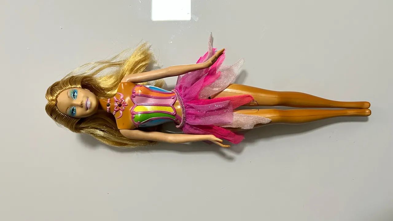 boneca barbie magia do arco íris 