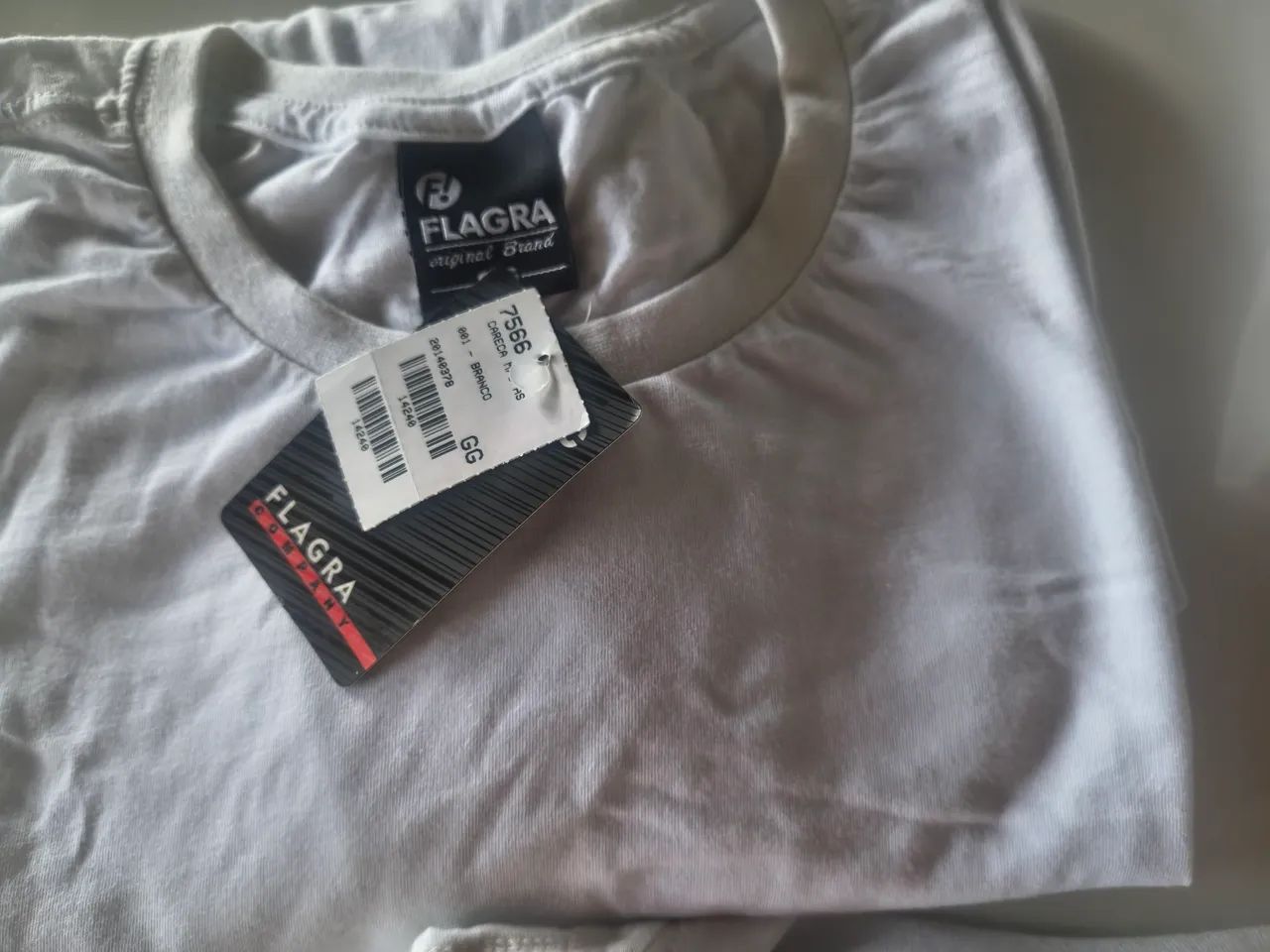 Vendo 3 camisetas GG branca básica  - Foto 2