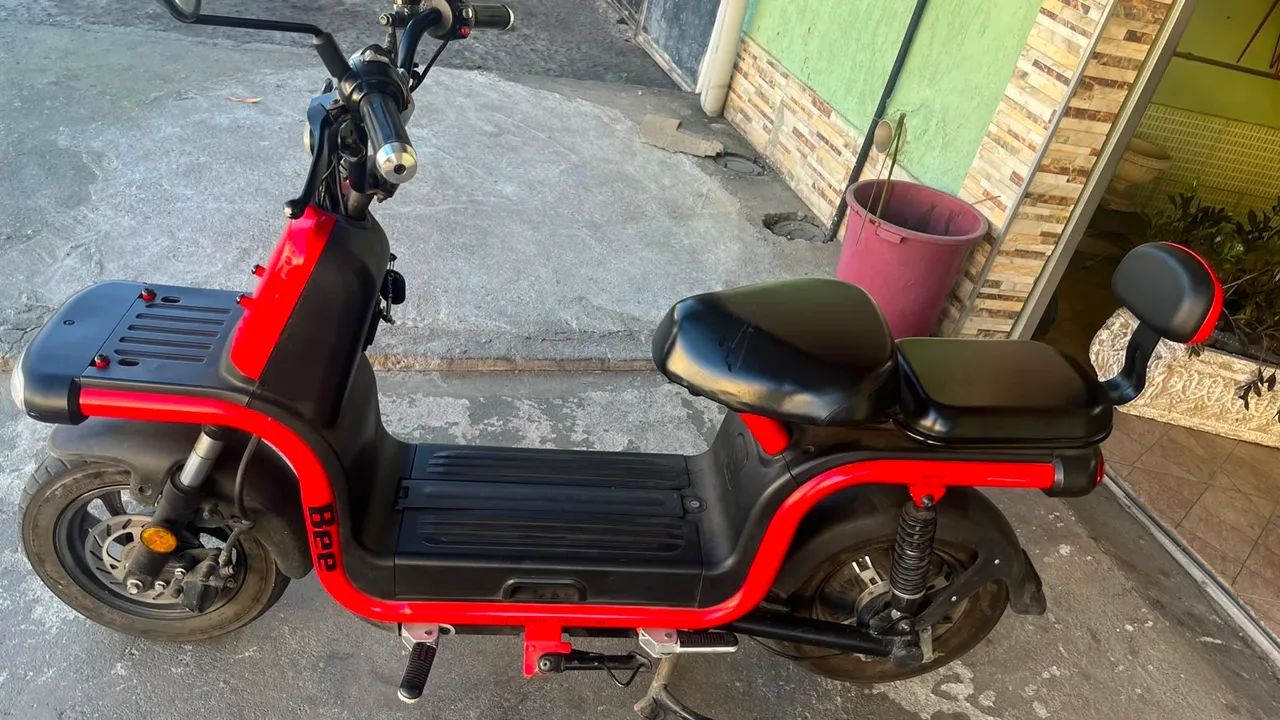 Vendo Scooter Bee U1 Vermelho  - Foto 2
