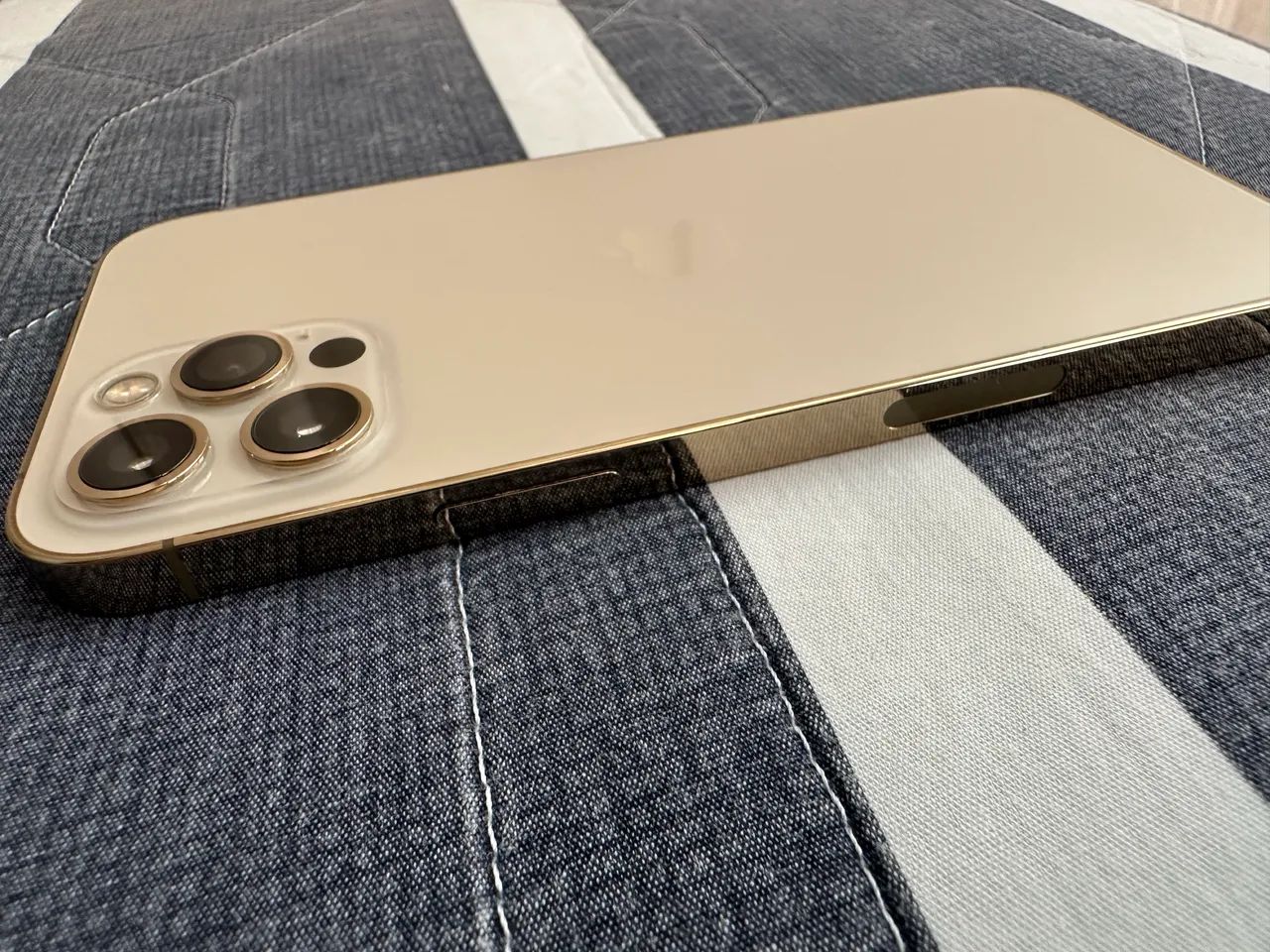iPhone 12 Pro 256GB  $1600 - Foto 3