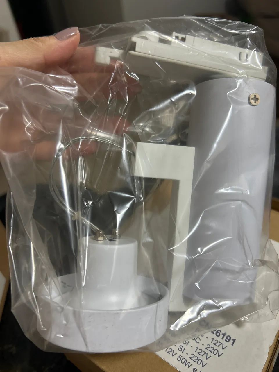 2 unidades de Luminárias modelo MR16 G6.35 inclui lâmpada dicróica  - Foto 2