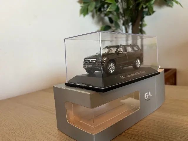 Mercedes GL-Klasse 1.43 Marron. Na caixa. - Hobbies e coleções