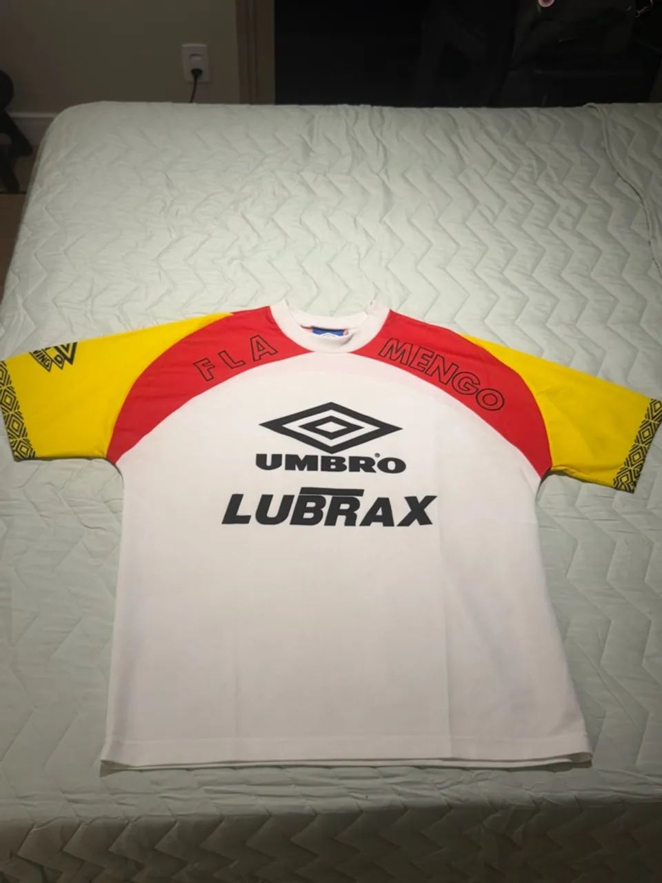 Camisa Flamengo Umbro Lubrax vintage ? branca, vermelha e amarela