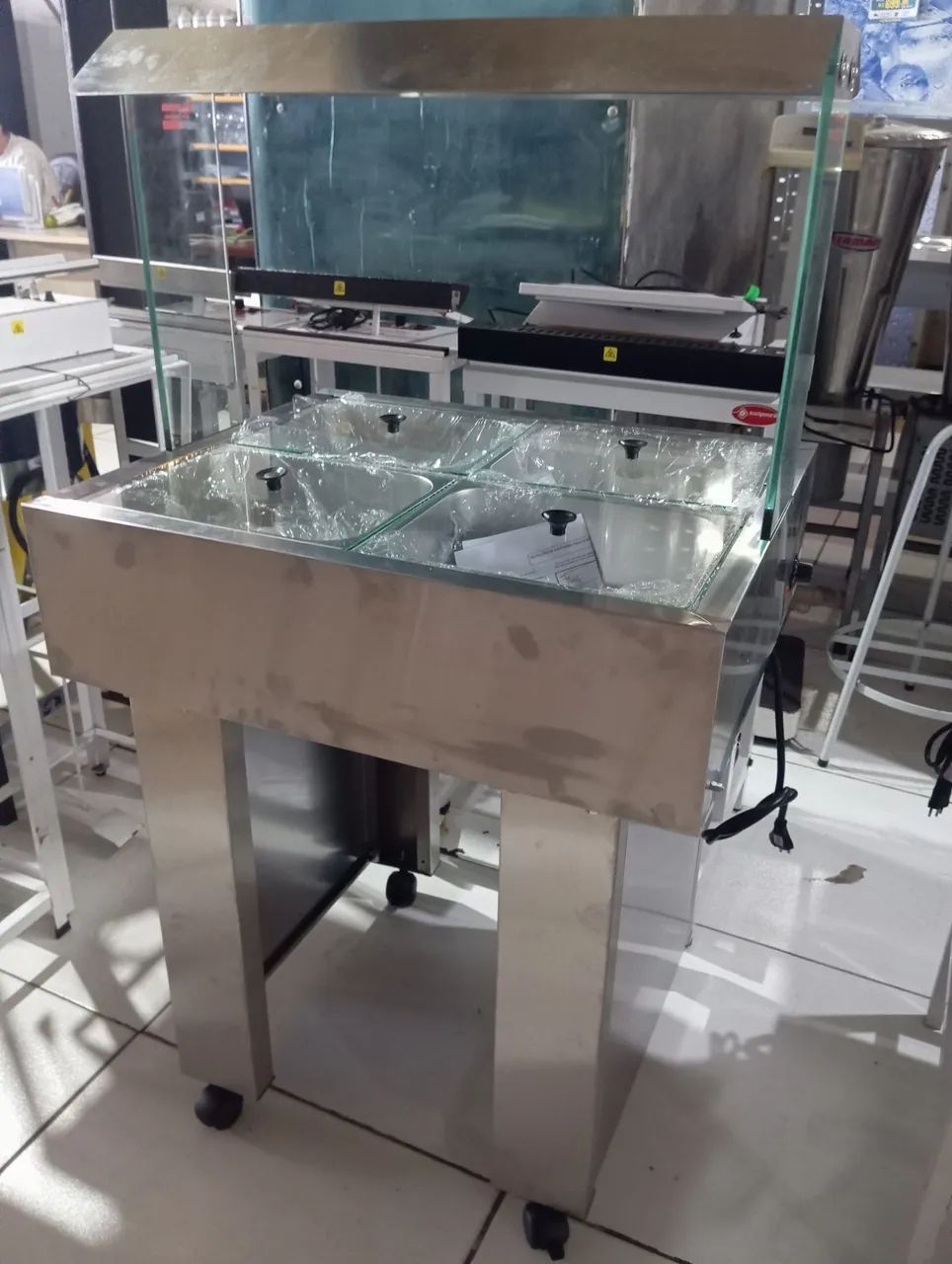 Buffet térmico 04 Cubas EDANCA