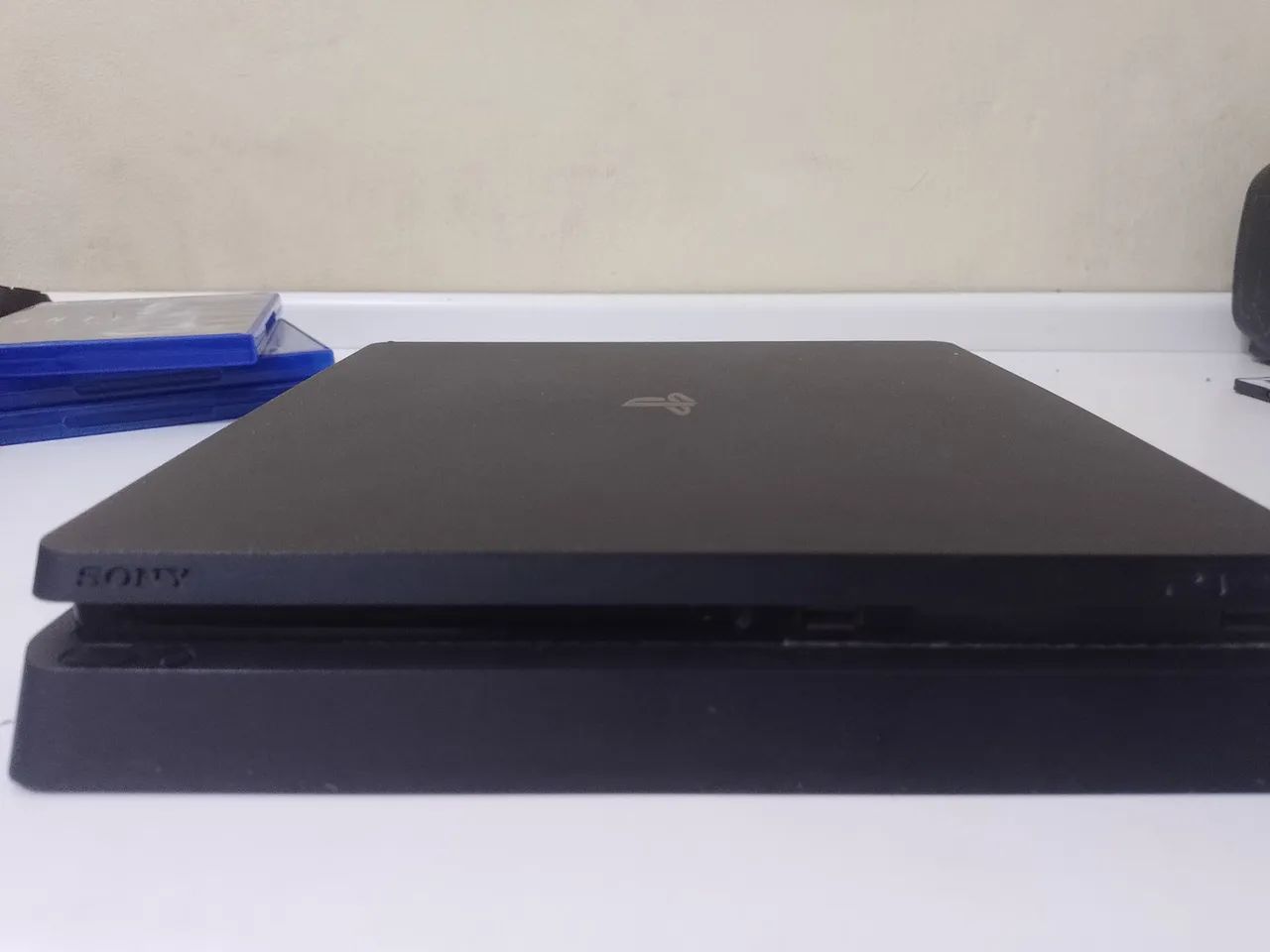 ps4 slim 1 tb 2 controles cabo de força e hdmi