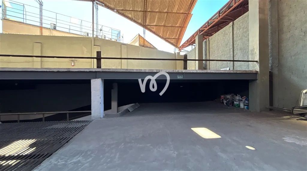 Prédio comercial histórico com 3.345 m² e possibilidade de construção no Centro do Rio