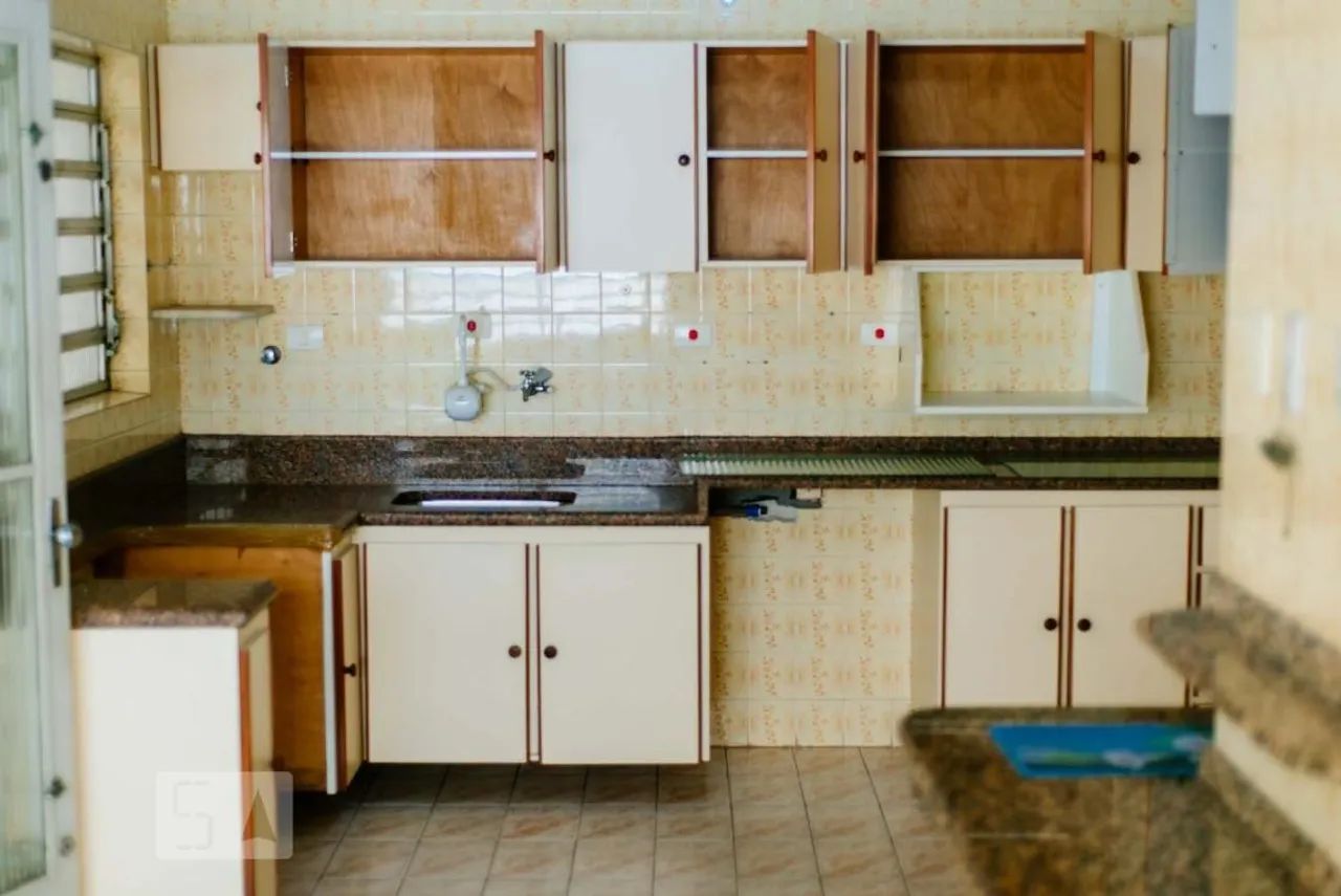 Casa à Venda - Centro, 4 Quartos, 228 m2
