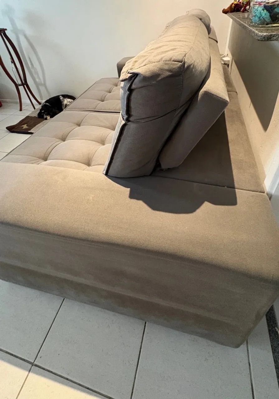 Vendo Sofá retrátil 3 lugares - modelo cama in box  - Foto 2