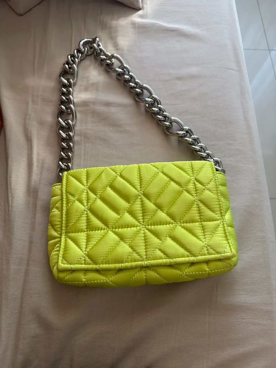 Bolsa verde Zara 