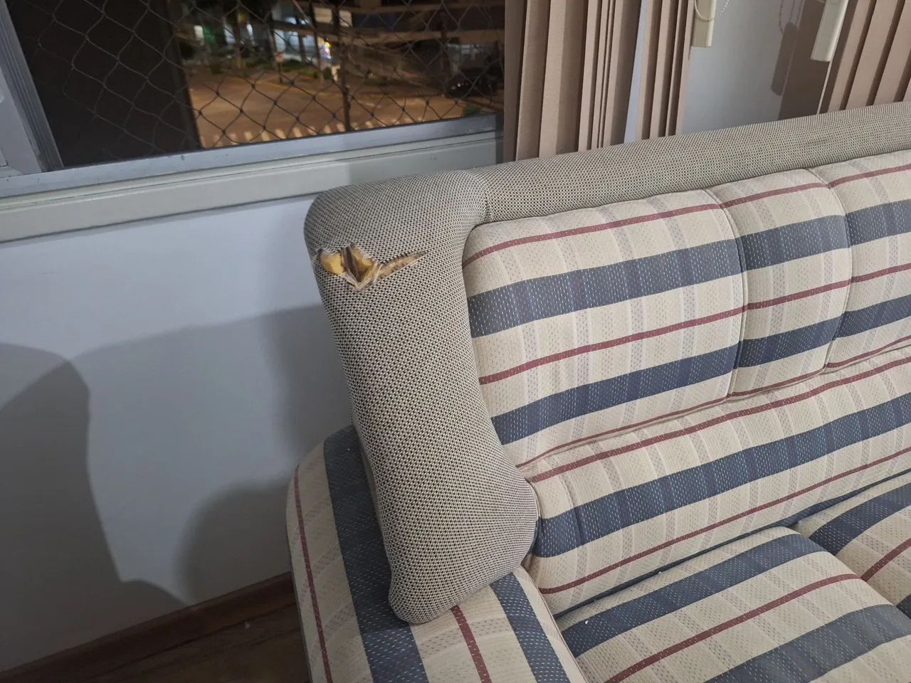 Sofá 3 lugares - Foto 4