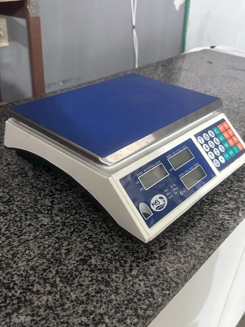 Balança eletrônica, pesa até 40kg
