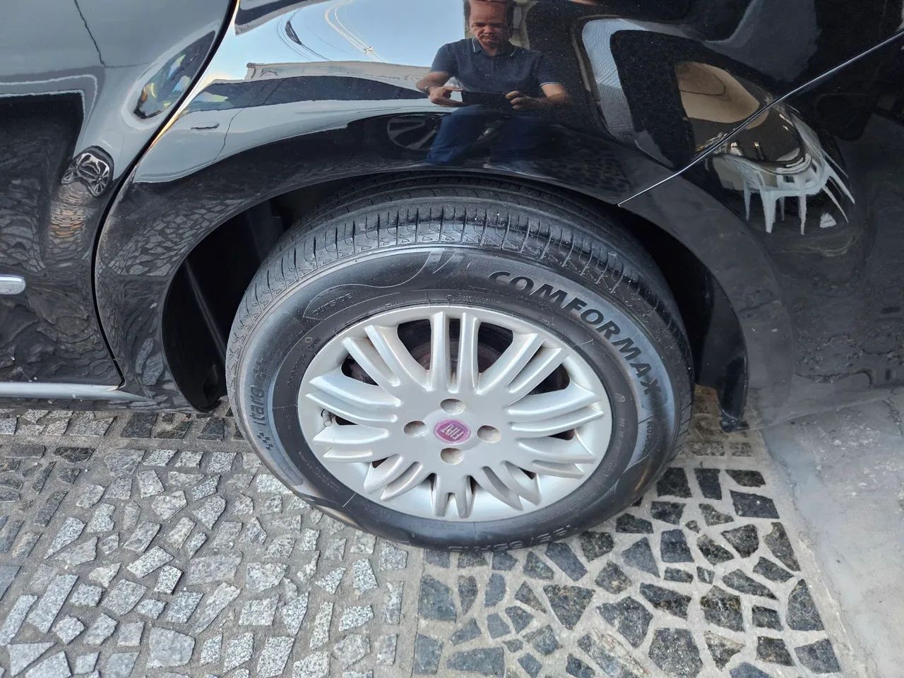 Fiat Linea Essence 1.8 Flex 16V 4P 2012 - Foto 4
