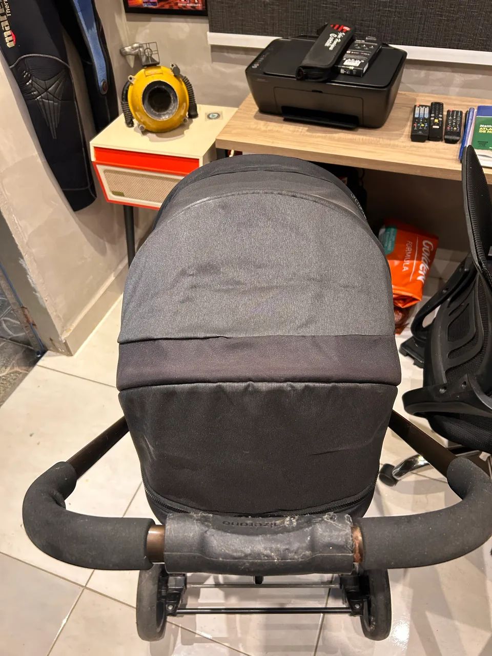 Carrinho de Bebê com bebê conforto Gazerano
