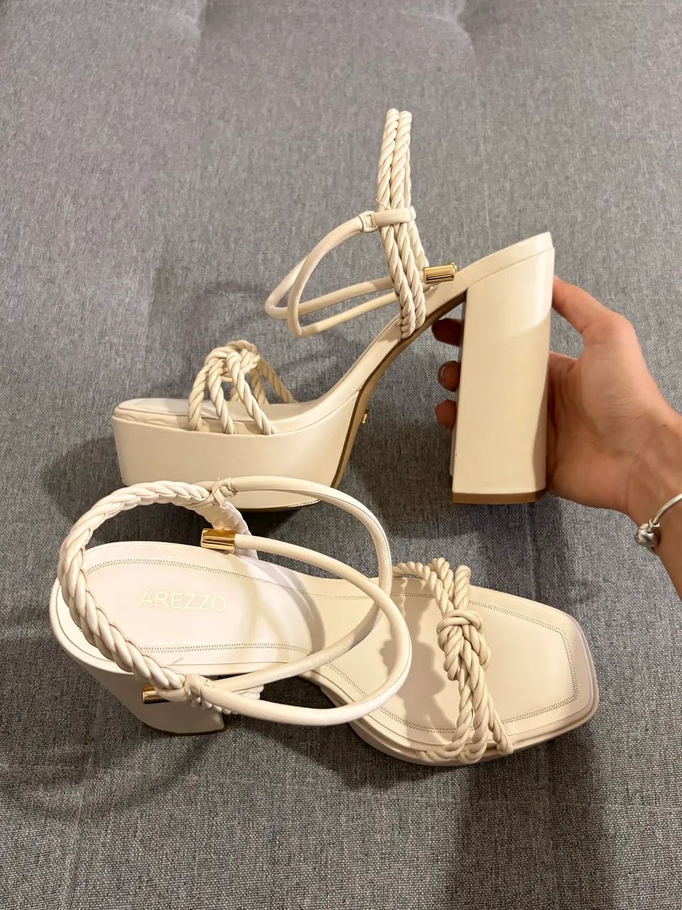 Sandália Arezzo meia pata off-white - Foto 2