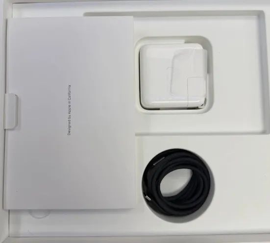 Macbook Pro 14" Chip M5 16GB 1TB SSD - Space Black - Seminovo  - Foto 3