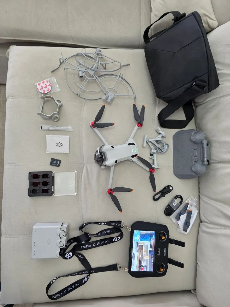 DJI Mini 4 Pro Fly More Combo + RC 2 com tela - Foto 5