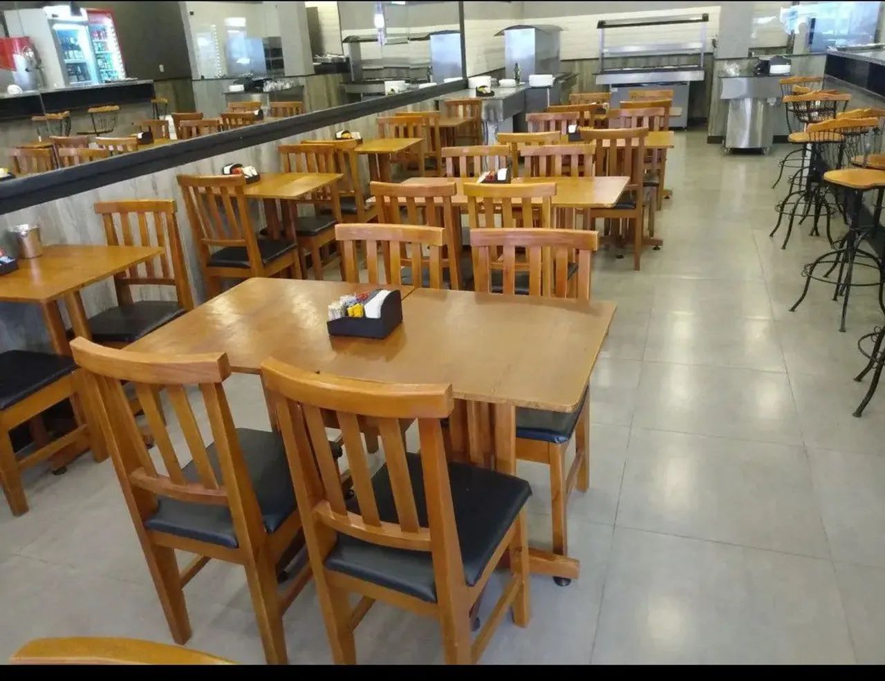 Mesas e cadeiras para lanchonete e restaurante 
