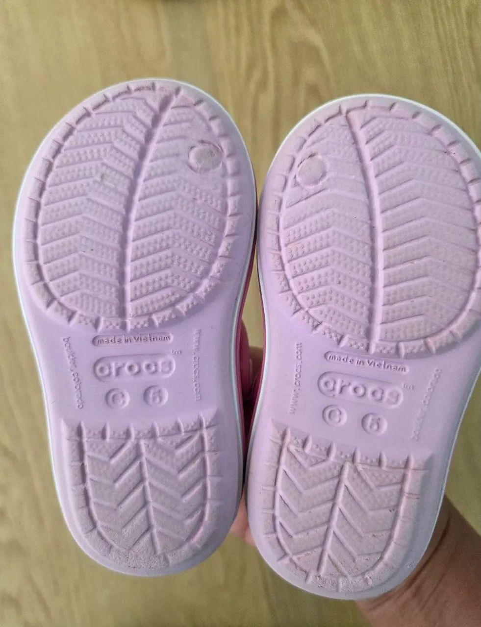 sandália crocs lilás e rosa 23 - Foto 2