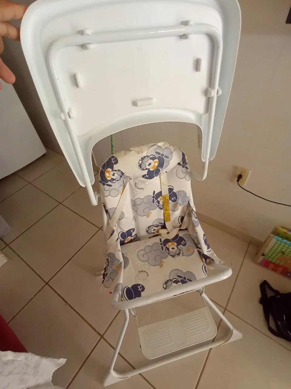 Cadeirinha de alimentação infantil 