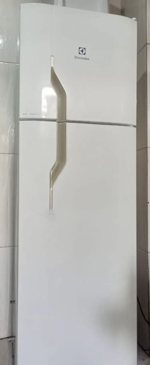Geladeira eletrolux..frete grátis...parcelamos