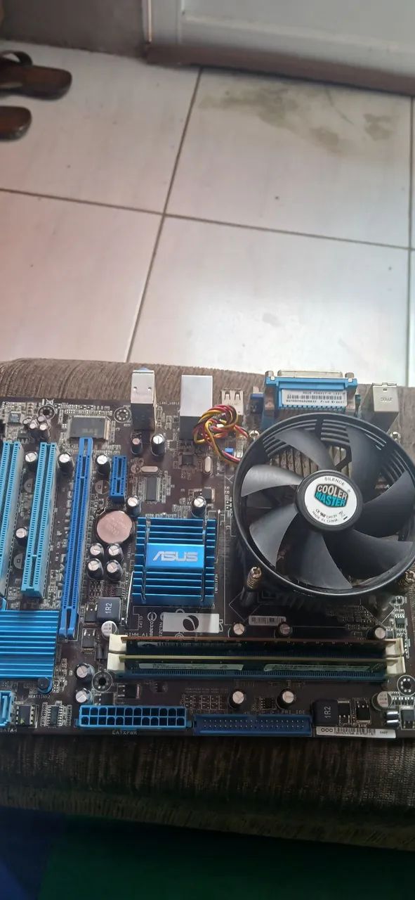 Placa de vídeo asus + processador, cooler, 2 pentes de ram 2g cada e + gpu - Foto 4