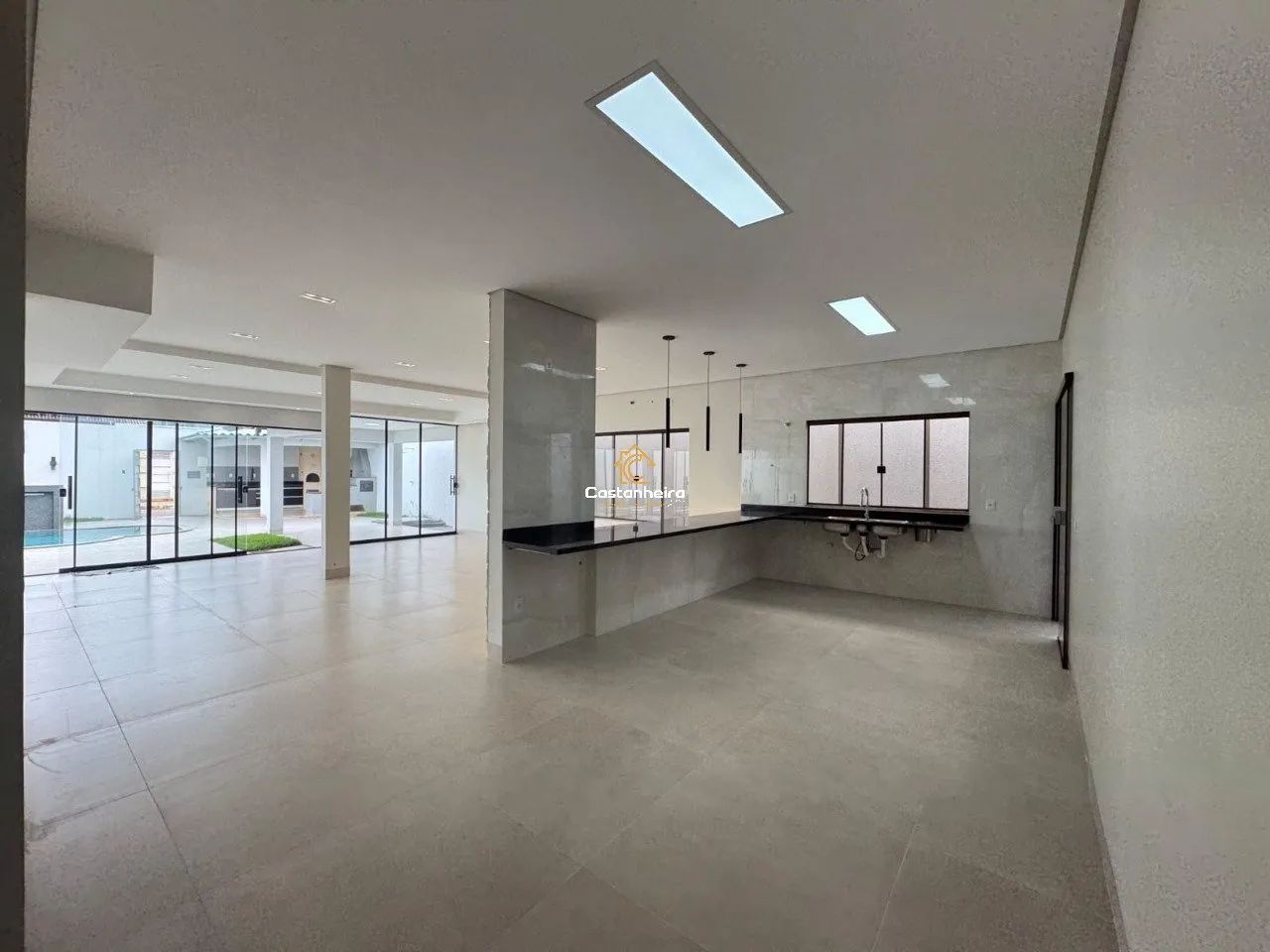 Casa com Edícula Gourmet - 03 Quartos sendo 01 Suíte Master com Closet e Banheira em Área  - Foto 6