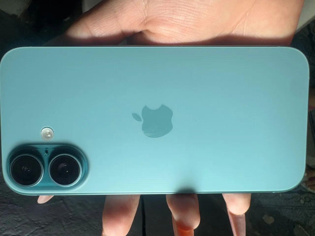 iPhone 16 