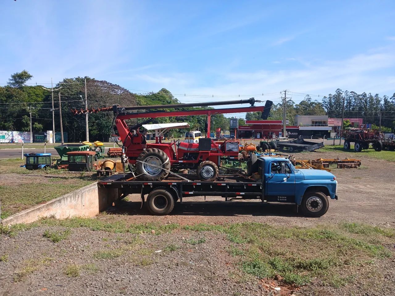 Perfuratriz hidráulica sobre trator  - Foto 4