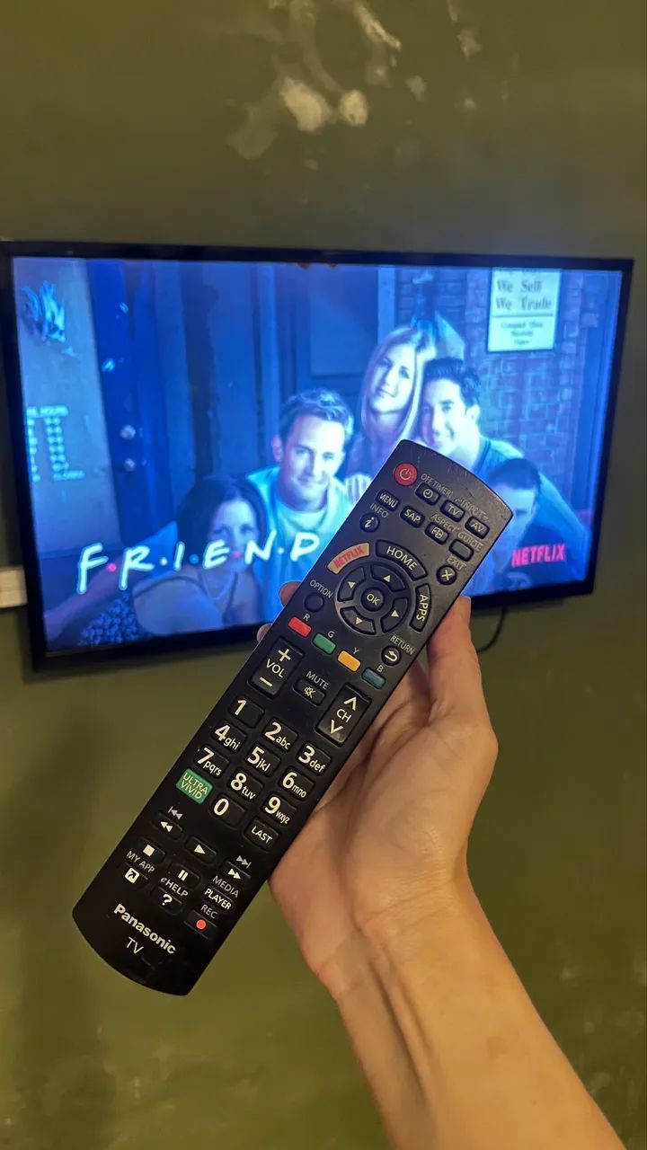 Tv 32 polegadas Panasonic com Wifi/ HDMI em boa condição - Foto 2