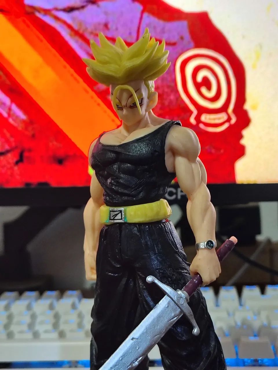 ESTÁTUA TRUNKS DRAGON BALL 