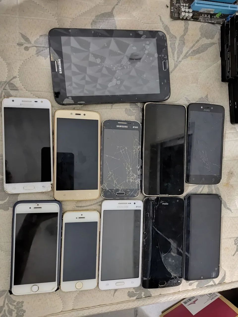 Lote 10 Celulares/Tablet com defeito