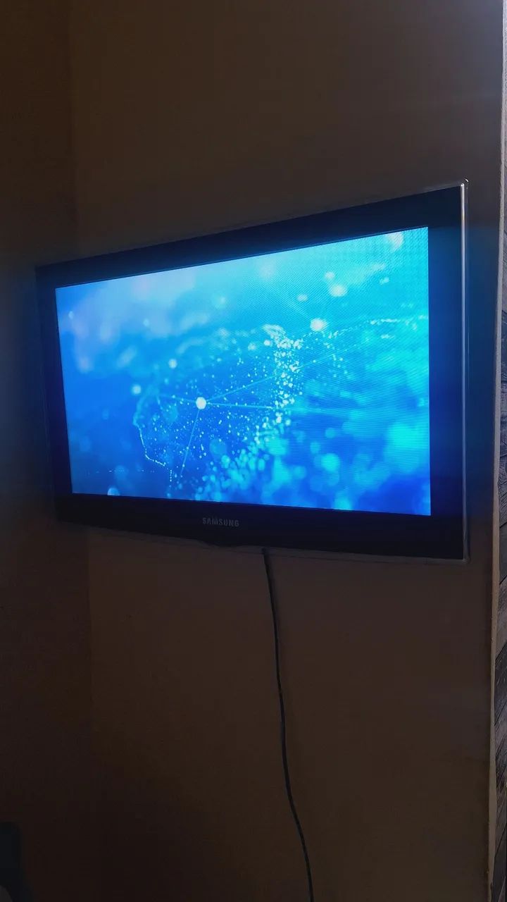 TV 32 polegadas Samsung  (não é smart)