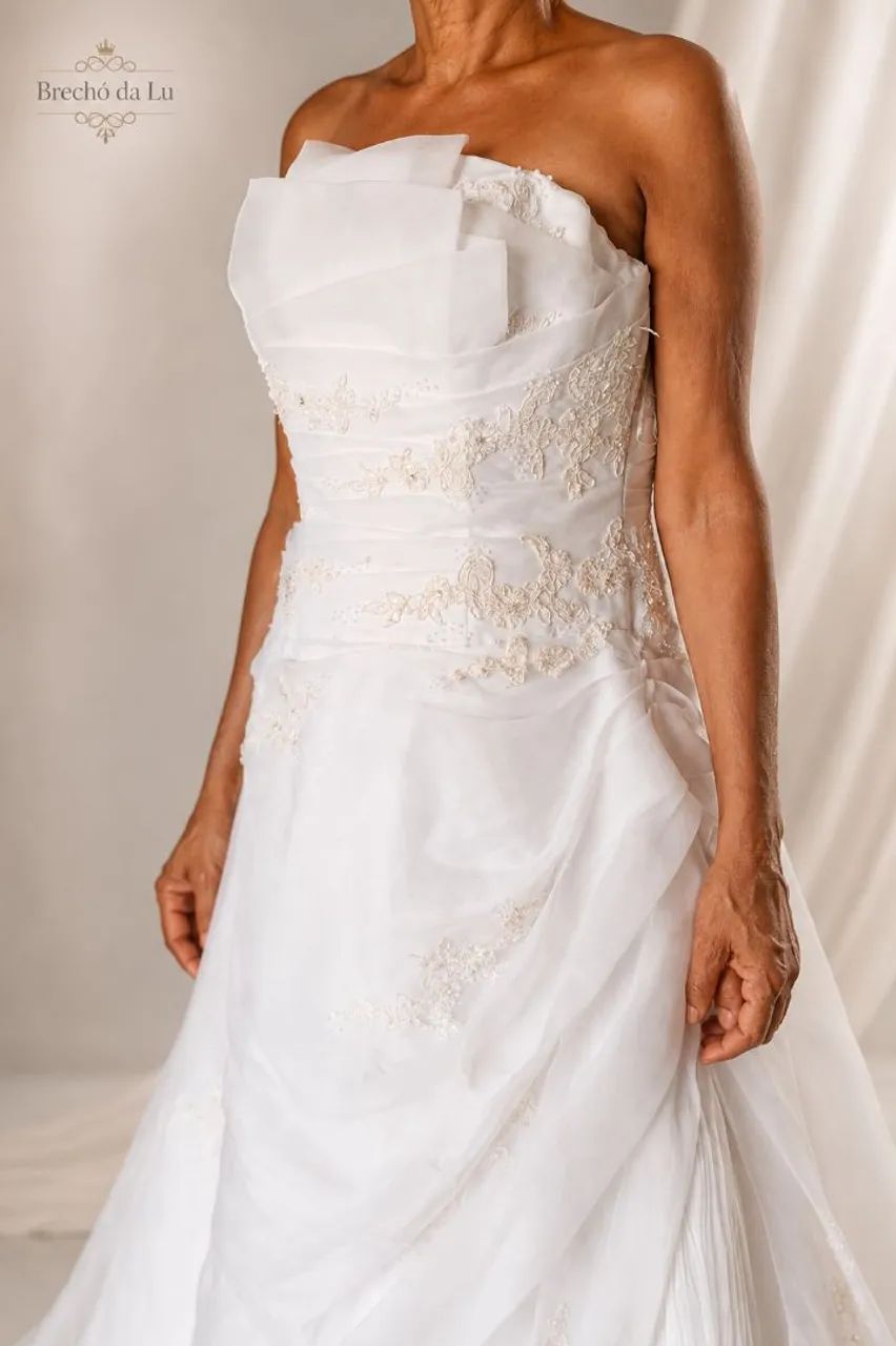 Vestidos, grinaldas e saiotes - Foto 2