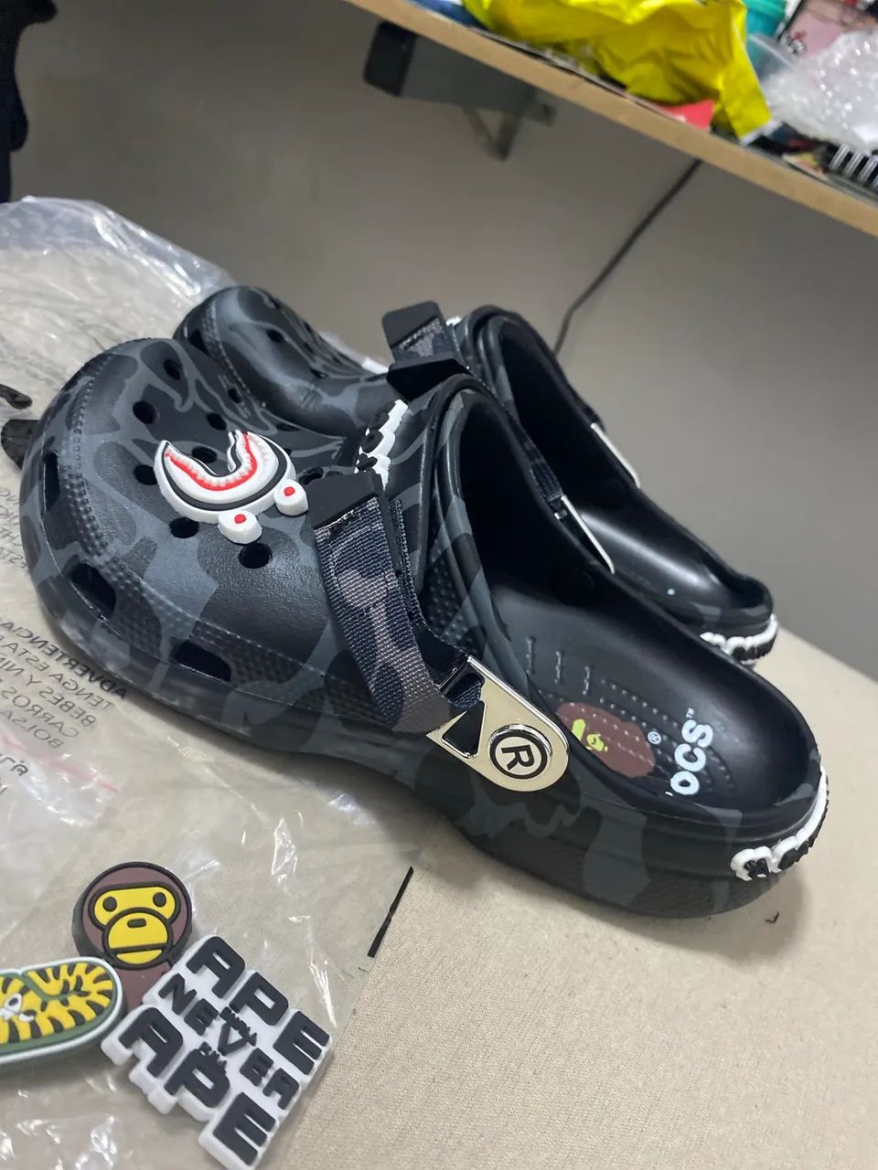 Crocs bape importado  - Foto 2