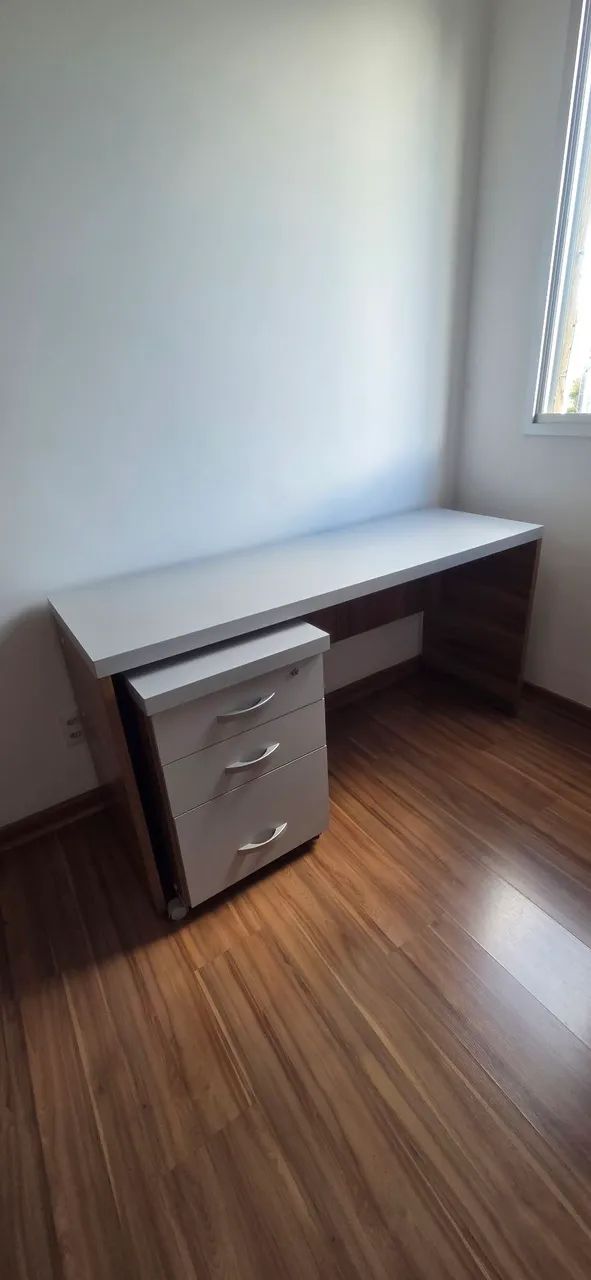 Mesa de escritório com gaveteiro - Foto 3