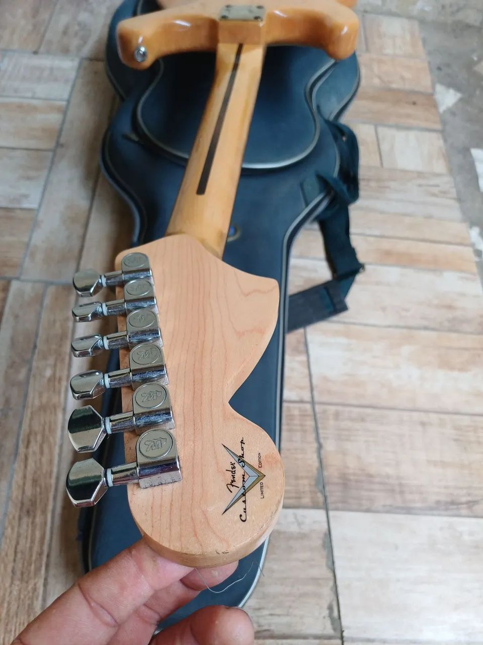 Guitarra squier standard  - Foto 2