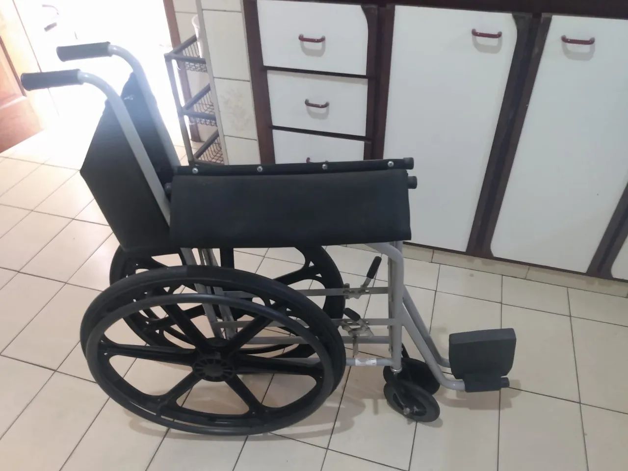 Cadeira de rodas - Foto 5