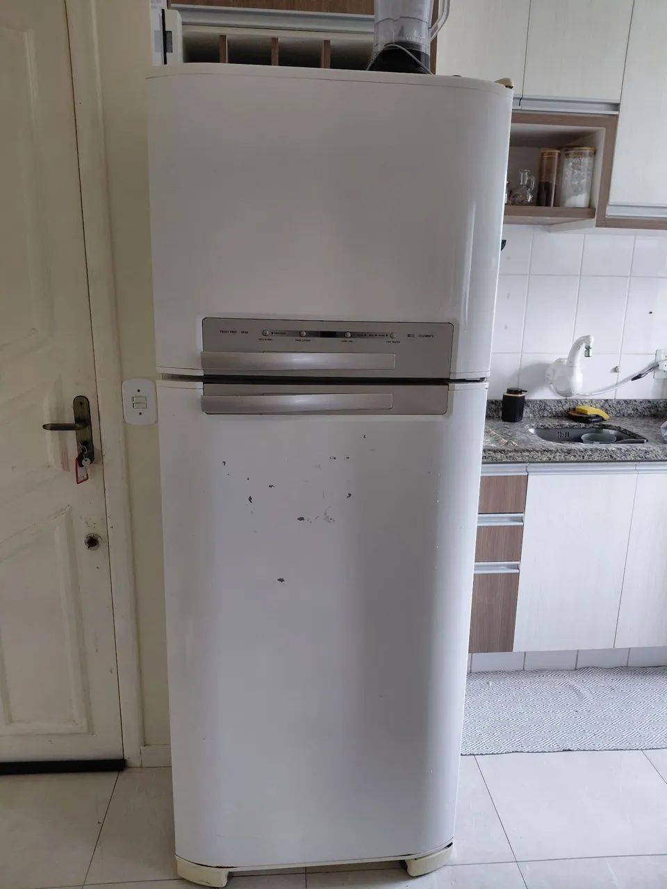 Geladeira grande Electrolux funcionando perfeitamente para retirar hoje 650