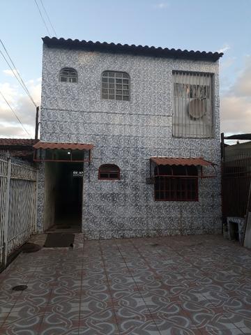 QNL Sobrado 4 kits mais casa de fundo renda de R$2.400 só 230mil aceita carro - Foto 7