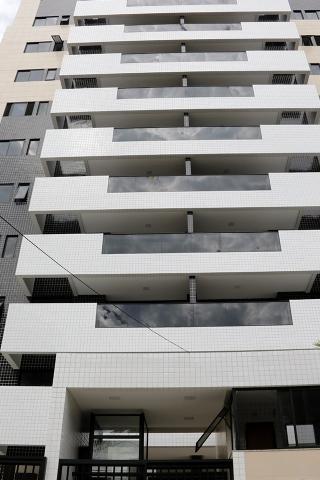 Ótimo Apartamento no Edf. Marcel Sampaio - Corredor Vera Arruda