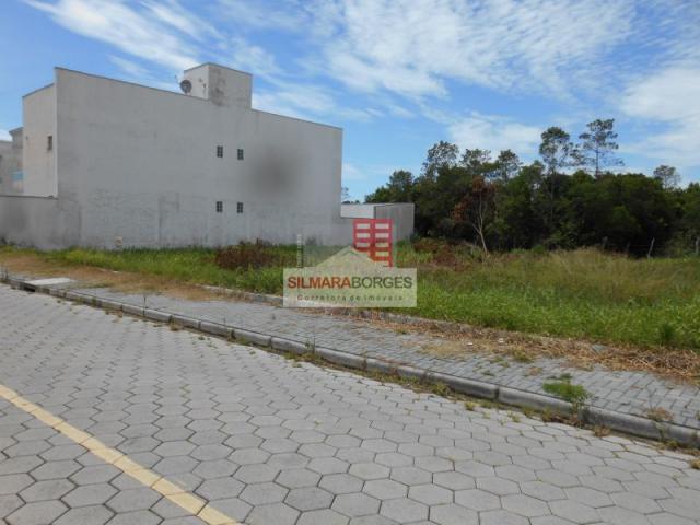 2 terrenos juntos no bairro Meia Praia. - Foto 2