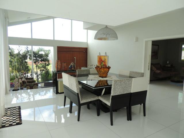 Linda casa no Alphaville 2 com 5 suites