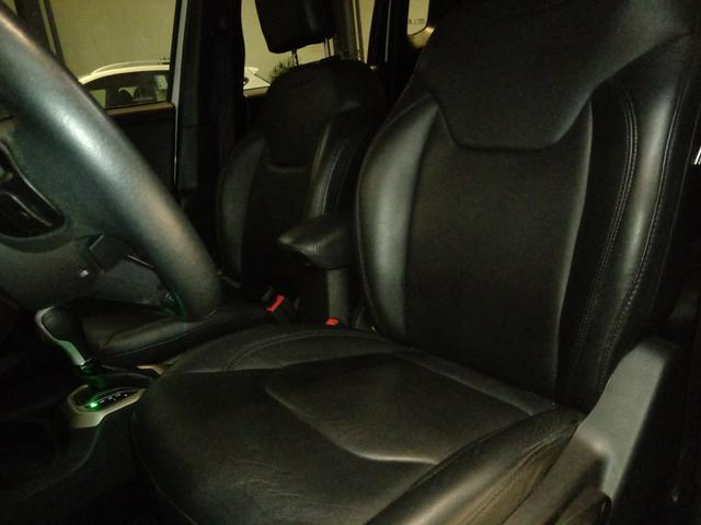 Renegade lgtude at 1.8 16/16 57000km R$63.990 - Foto 10