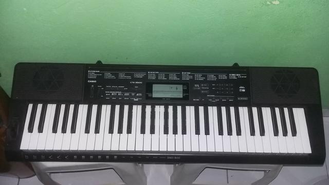 Vendo teclado. Seminovo .