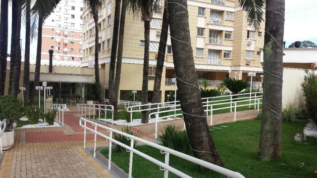 Lindo apartamento mobiliado e duas vagas de garagem